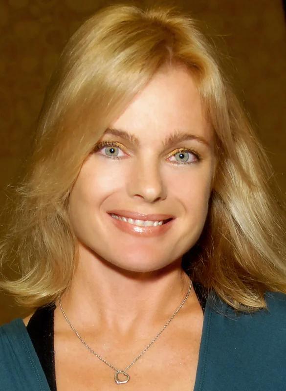 Erika Eleniak birth chart