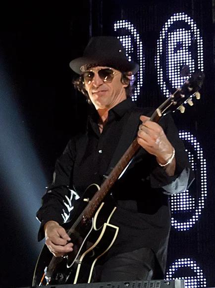 Izzy Stradlin birth chart